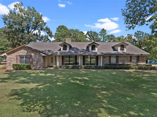 297 James St, Benton, LA 71006