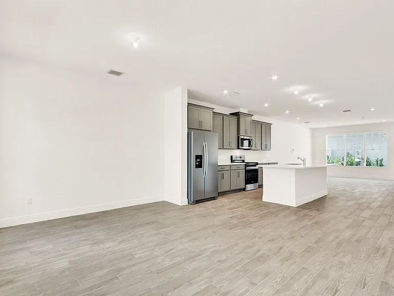 7808 SW Cline St — Photo 5
