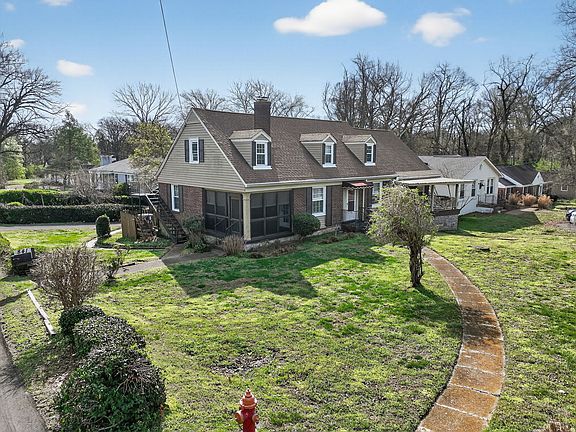 2nd image of 841 Sutton Hill Rd