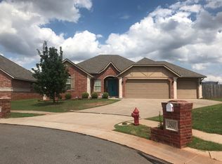 2944 Coach Ct, Norman, OK 73071