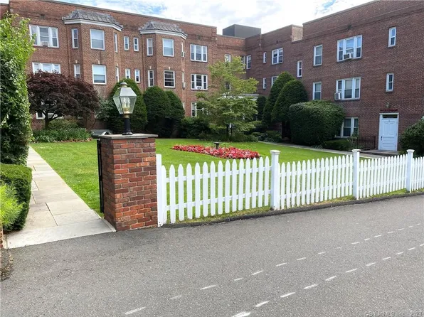 70 Strawberry Hill Avenue #2-3C, Stamford, CT 06902