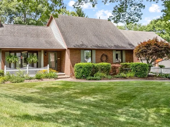 4805 Harvest Cir SE, Canton, OH 44707