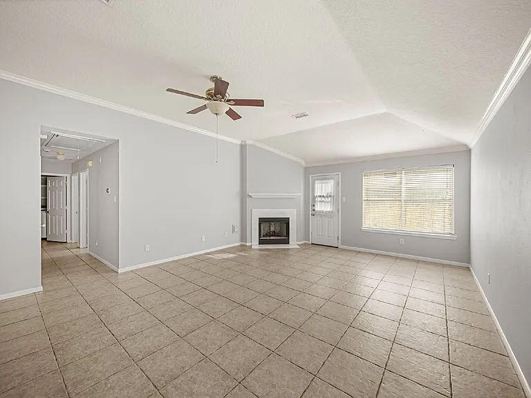 1242 Hunter Wood Dr — Photo 10