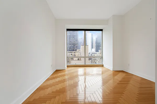 Rented by Renetta Real Estate | media 77