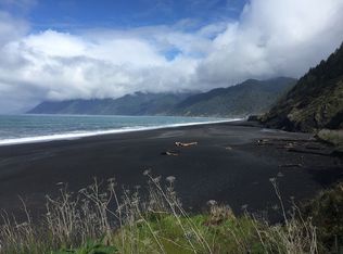 15 Wave Dr, Whitethorn, CA