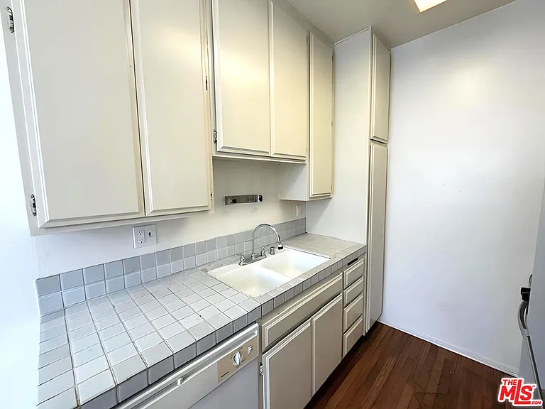 3648 Motor Ave #102 — Photo 4
