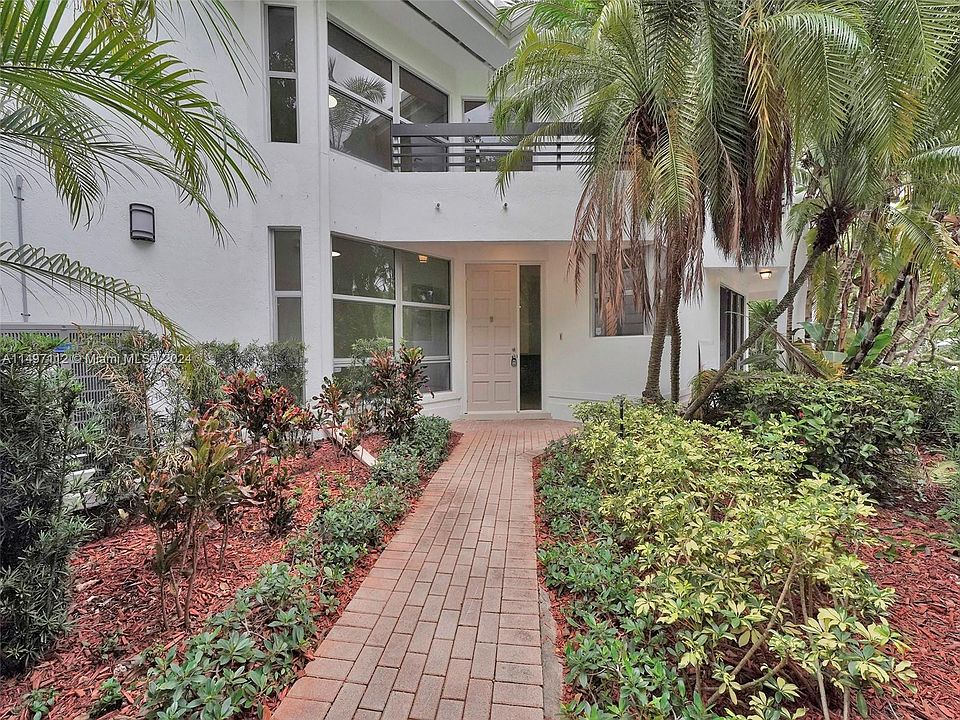 1st image of 3475 Mystic Pointe Dr #12