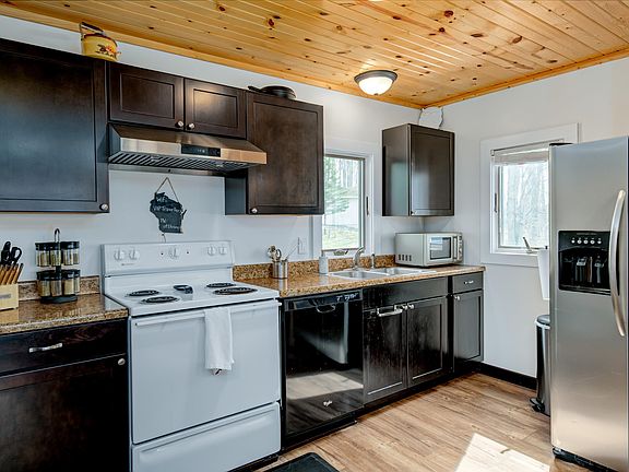 3rd image of 12766 Oakley Rd