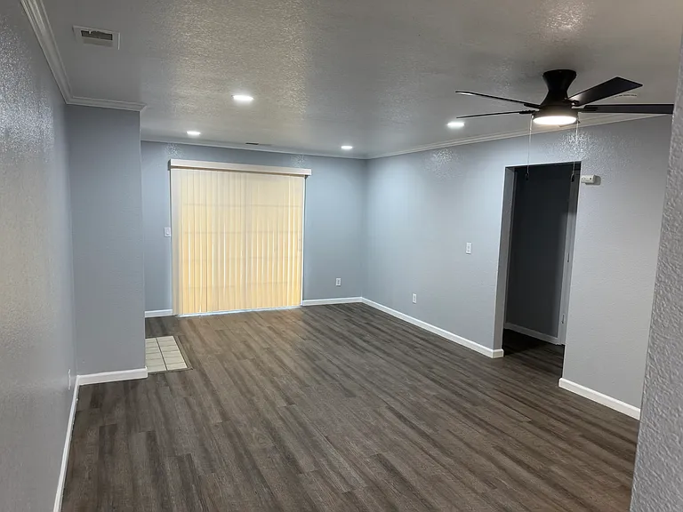 2400 Eilers Ln #1401 — Photo 8