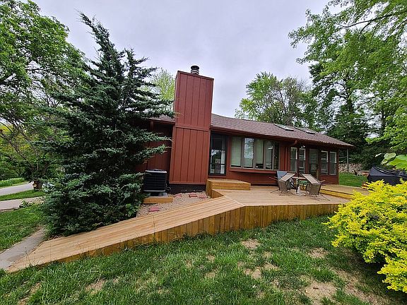 Handicap accessible to patio