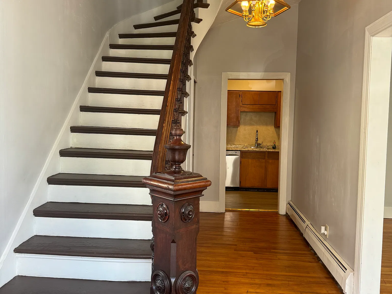 3 bed, $2,200 — Photo 2