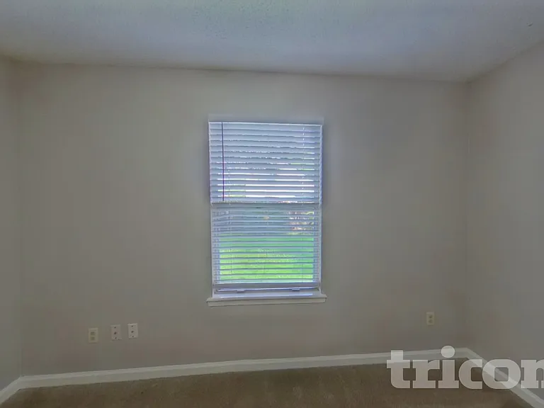 1854 Mackenzie Ct N — Photo 12