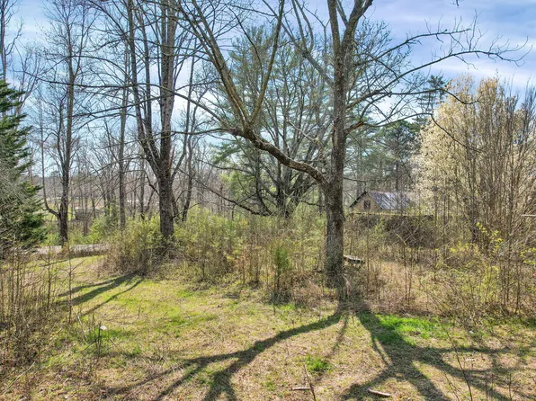 2337 Poe Rd, Soddy Daisy, TN 37379