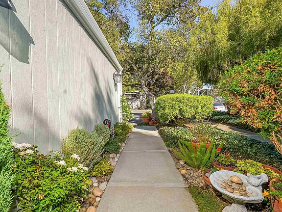 3rd image of 5134 Willowview Ct