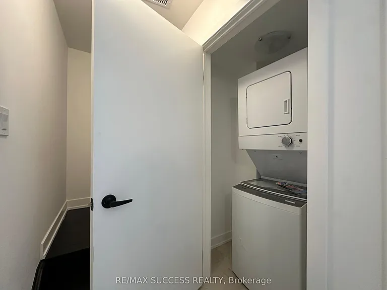 49 Flan Blvd — Photo 5