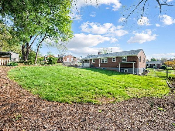 4th image of 1509 Lynndale Pl #11-111