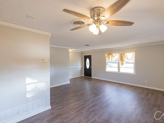 2nd image of 2232 Oakwood Ln