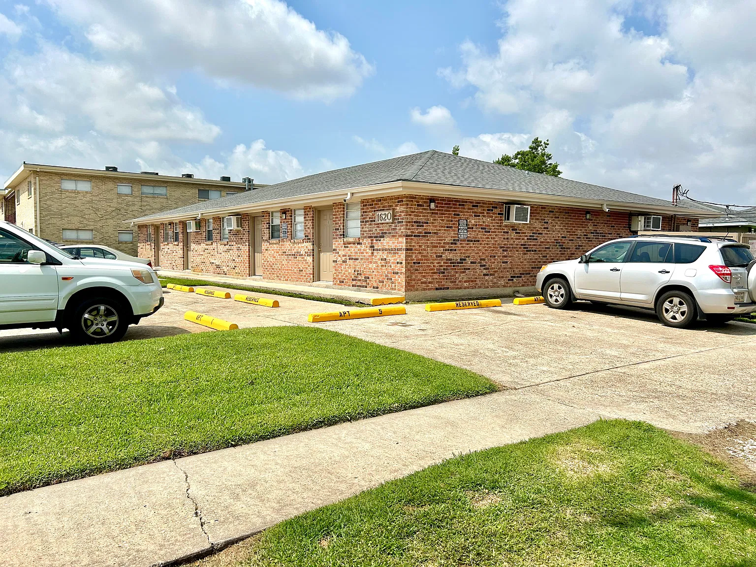 1620 Carrollton Ave — Photo 3