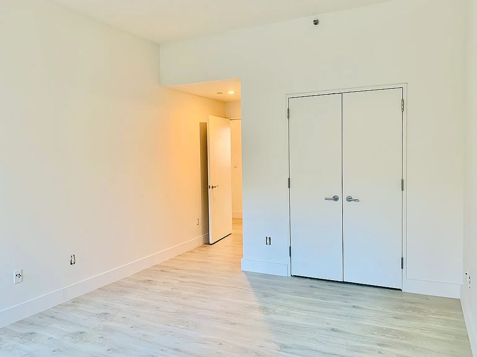 1st image of 229 W 60th St APT 2E