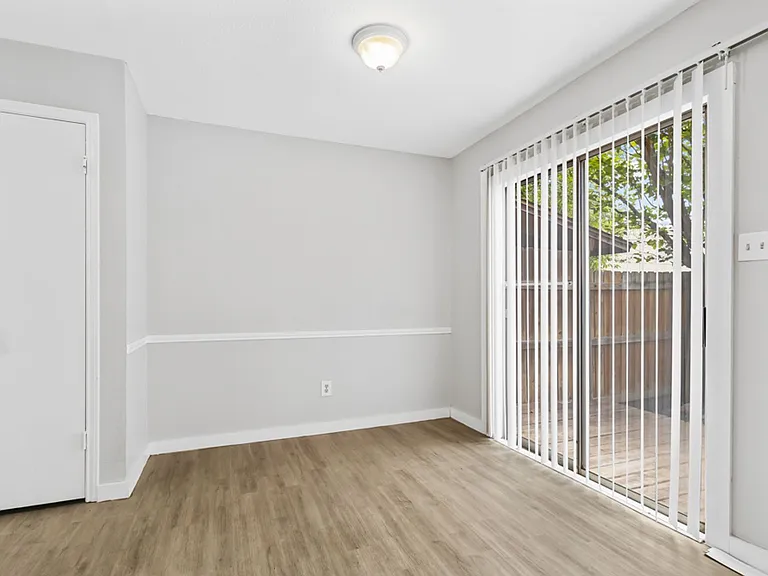 6710 Windsor Holw — Photo 11