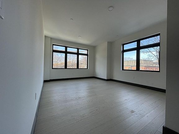 3rd image of 395 Alewife Brook Pkwy #3G