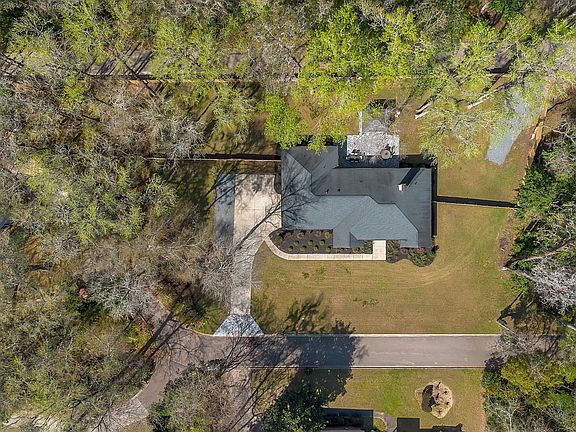 5th image of 322 Spruce Creek Dr