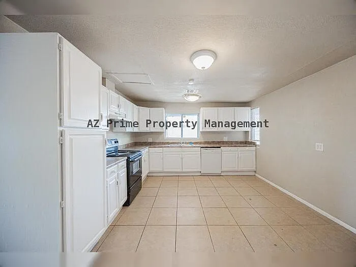 2062 E Nancy Ln — Photo 10