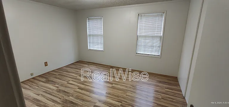 355 W Selmar Ct — Photo 12