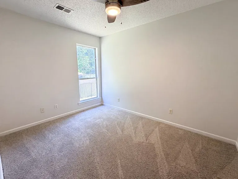 145 King Valley Rd — Photo 6