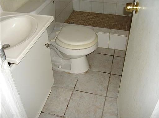2nd image of 840 NW 15th Ave