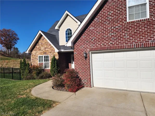 57 Pointe W, Parkersburg, WV 26101