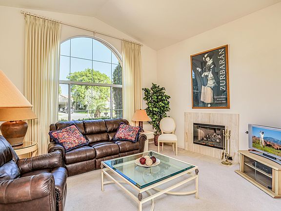 5th image of 36713 Avenida Del Sol