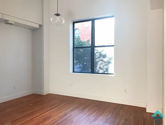 Rented by EXR | media 22