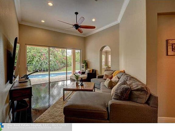 4th image of 6470 NW 106th Ter