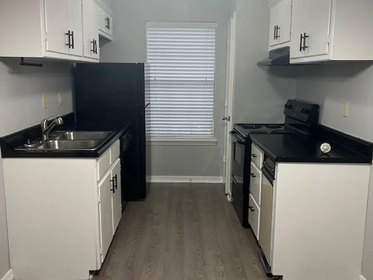 CM Properties of Fort Smith, LLC dba Oakwood Gardens — Photo 40