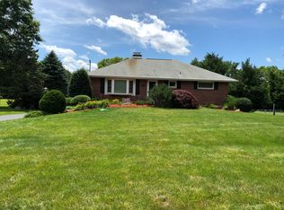 1129 Laurelwood Rd, Pottstown, PA 19465