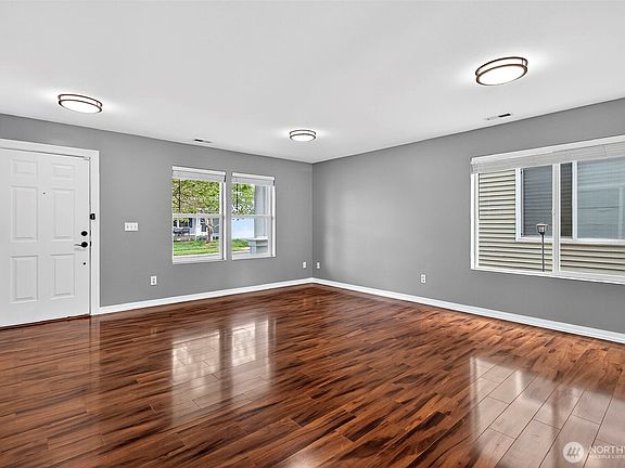 4th image of 9430 185th Street Ct E