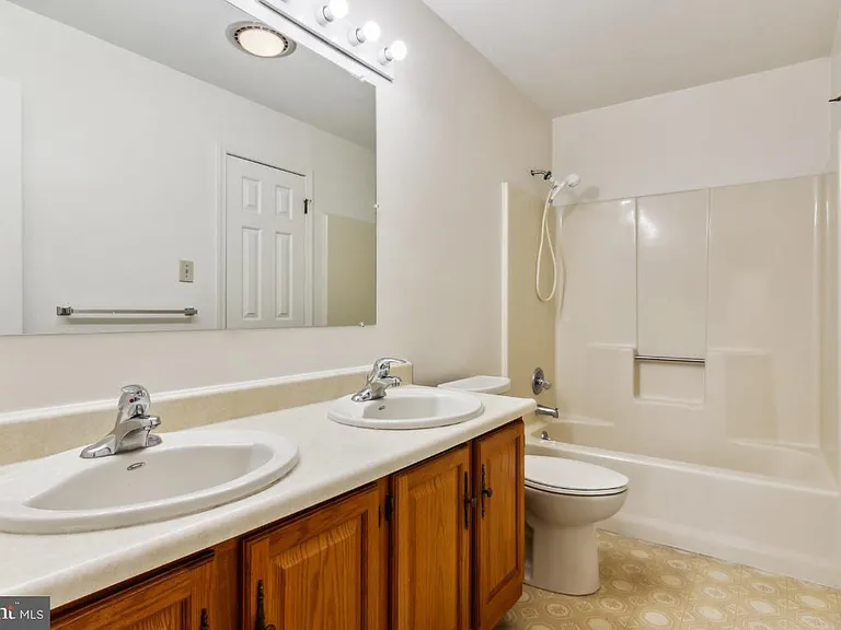 1232 Lakeview Dr — Photo 19