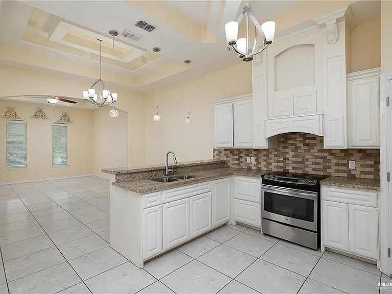 3720 Yellowhammer Ave — Photo 6