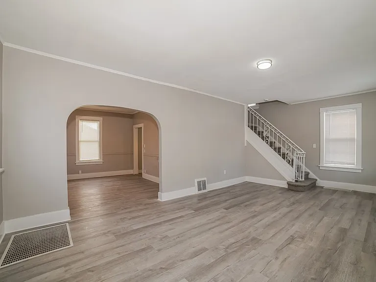 1649207_019_living_room_13490161.jpg