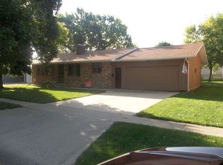 905 E 18th St, Yankton, SD 57078