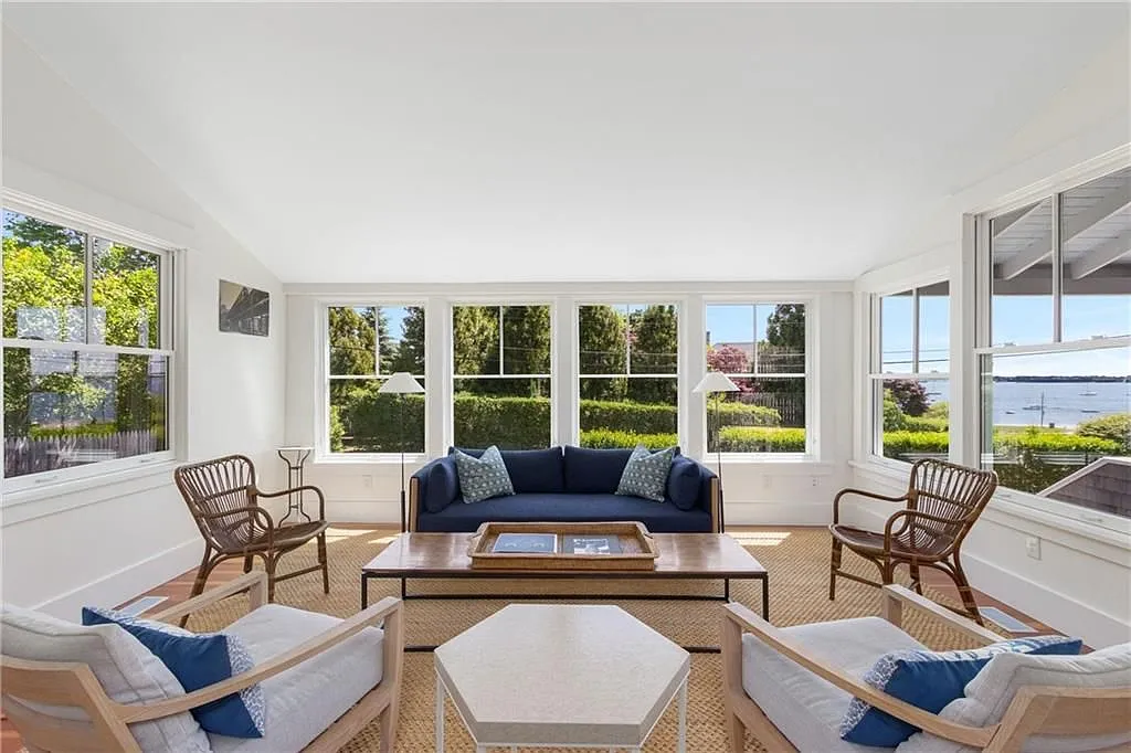 5 bed, 3.0 bath, 2528 sqft, $6,500 — Photo 2