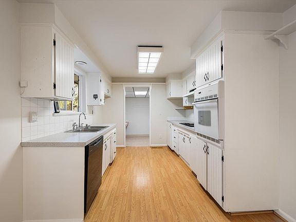 5th image of 1903 S Dayton Pl