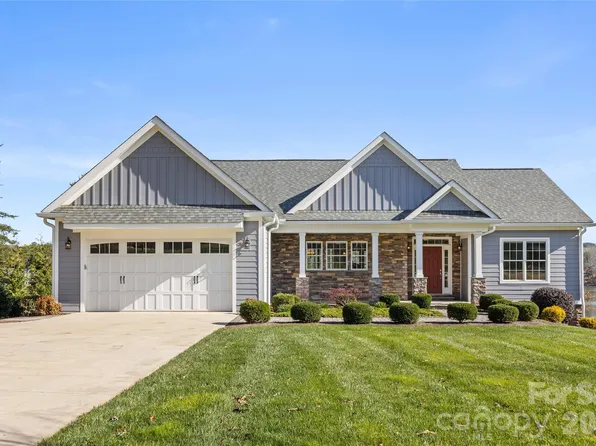 490 Mapleton Ln, Columbus, NC 28722