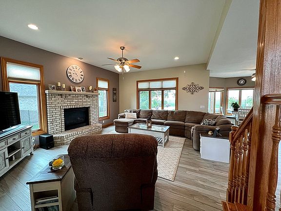 5th image of 693 Trotter Dr