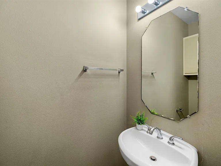 9705 Linkmeadow Ln — Photo 12