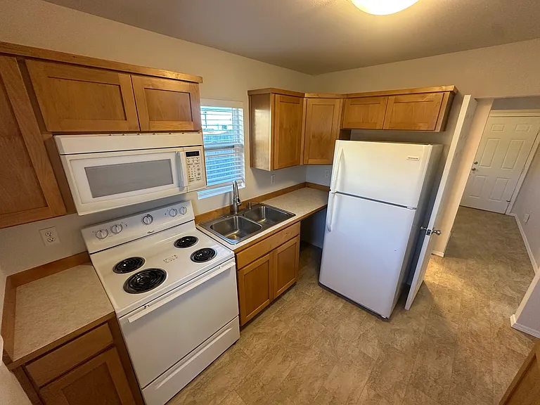404 E Stanley St — Photo 17