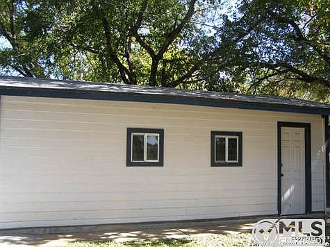 2nd image of 708 Sherwood Forest Dr