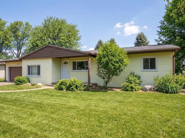 408 W Harrison St, Mentone, IN 46539