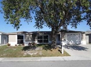 9812 Lakeside Ln, Port Richey, FL 34668